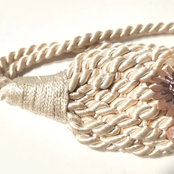 Vintage Stunning Seashell Centerpiece Braided Belt with BeadsEUC!